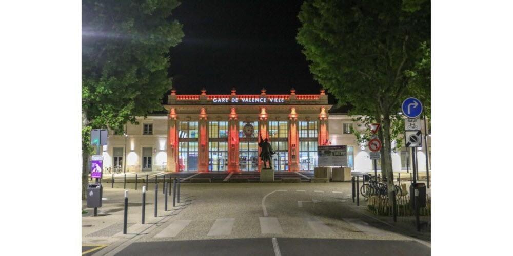 Studio Equipe Hyper Centre De Valence Валанс Экстерьер фото